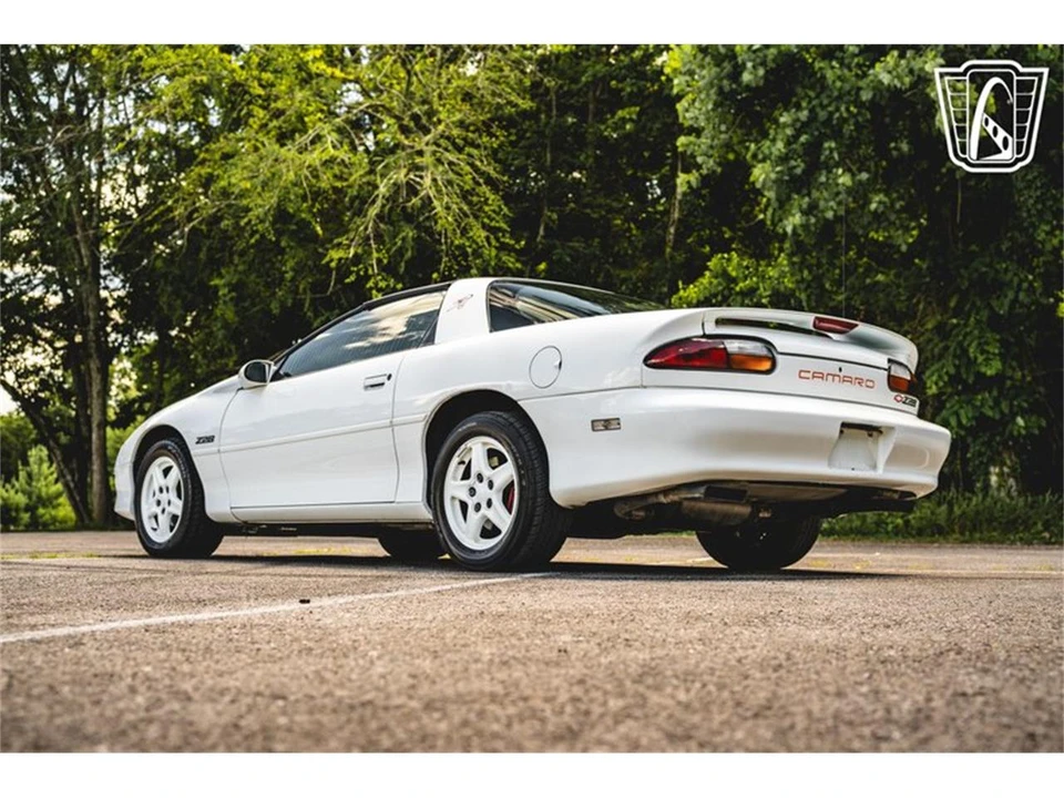 1997 Chevrolet Camaro 4th Gen - Image 11 of 31