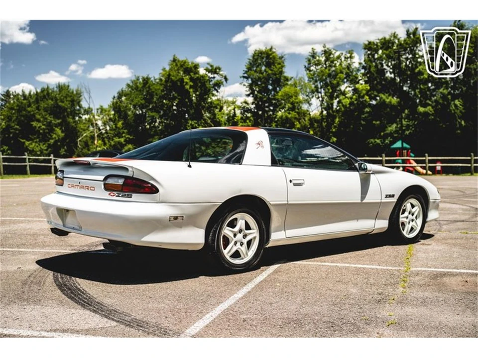 1997 Chevrolet Camaro 4th Gen - Image 16 of 31