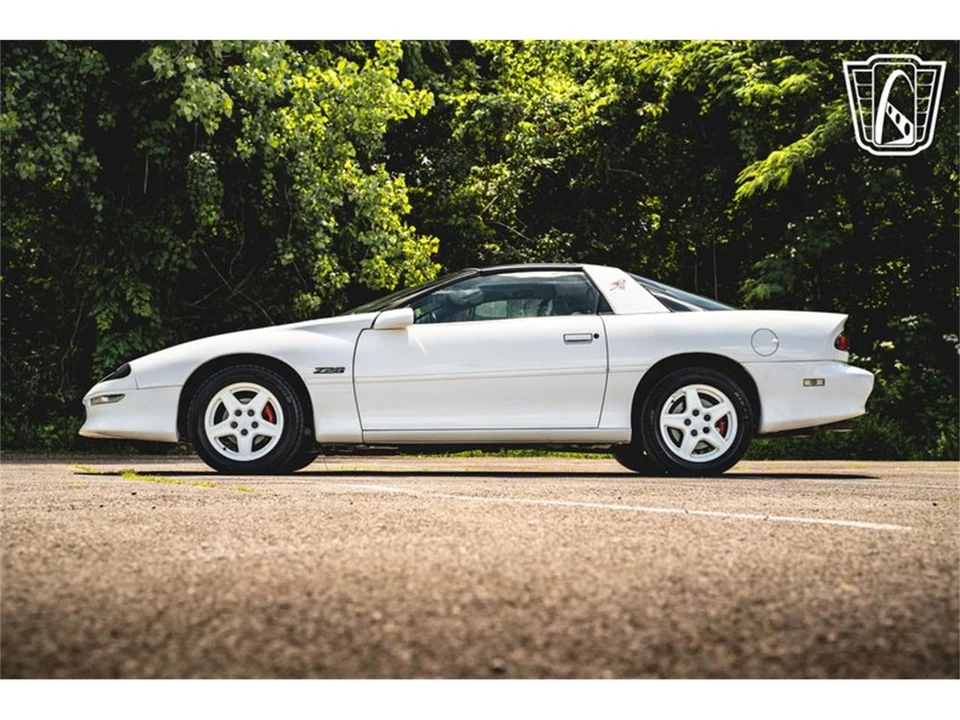 1997 Chevrolet Camaro 4th Gen - Image 8 of 31