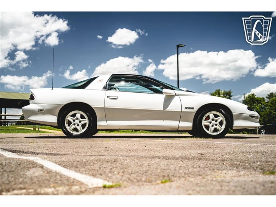 1997 Chevrolet Camaro 4th Gen - Image 20 of 31