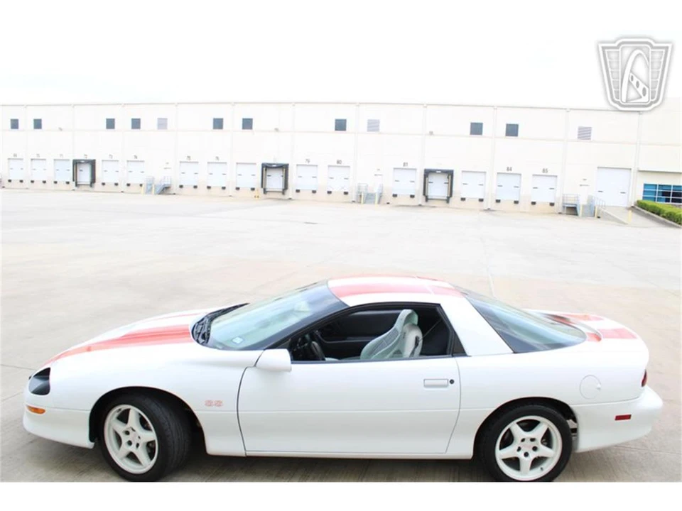 1997 Chevrolet Camaro 4th Gen - Image 2 of 31