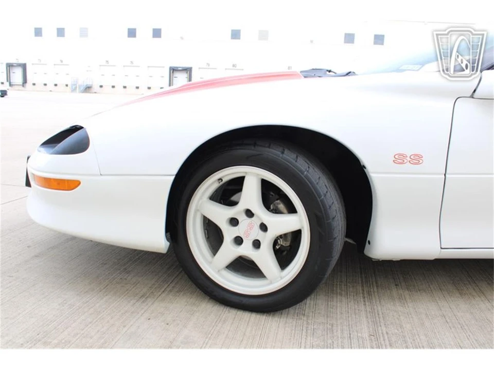 1997 Chevrolet Camaro 4th Gen - Image 28 of 31