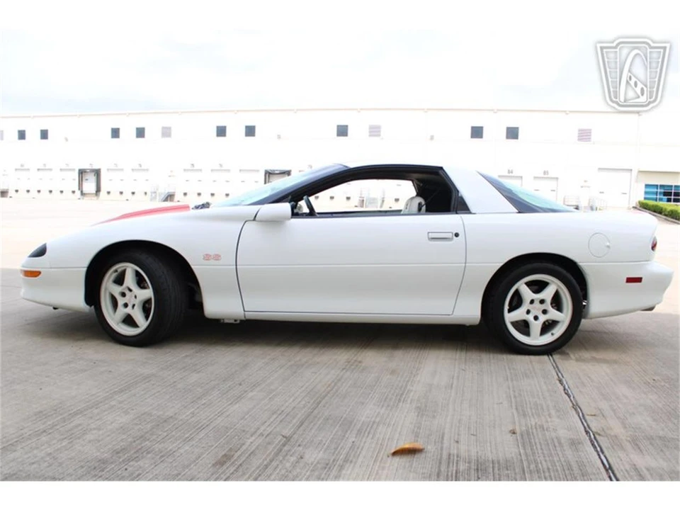1997 Chevrolet Camaro 4th Gen - Image 4 of 31