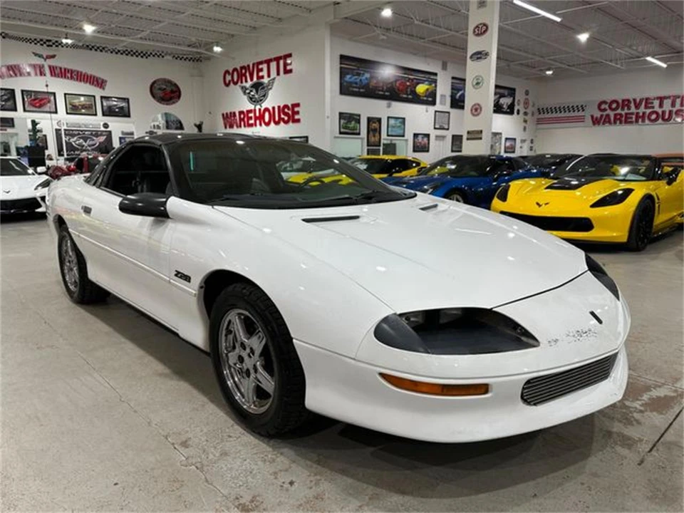 1997 Chevrolet Camaro 4th Gen - Image 10 of 30