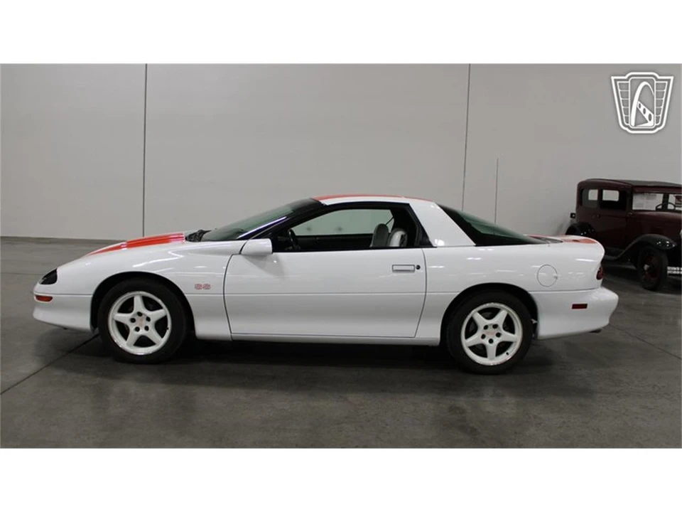 1997 Chevrolet Camaro 4th Gen - Image 13 of 31