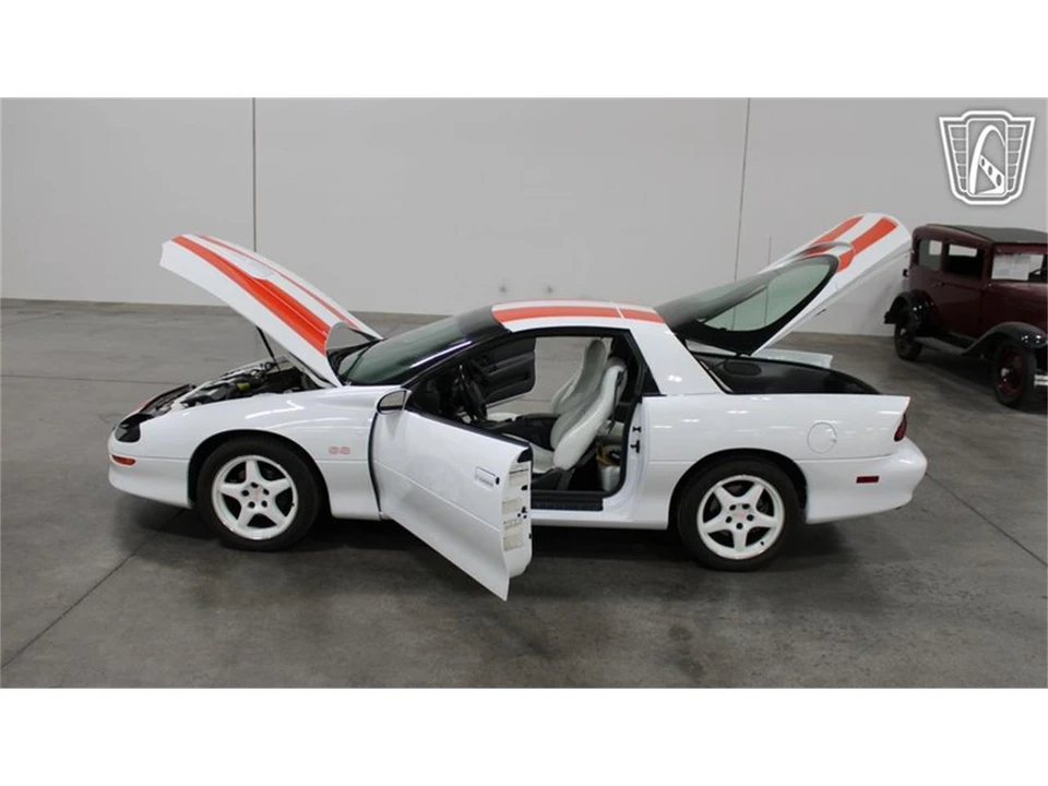 1997 Chevrolet Camaro 4th Gen - Image 29 of 31