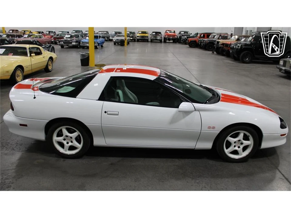 1997 Chevrolet Camaro 4th Gen - Image 9 of 31