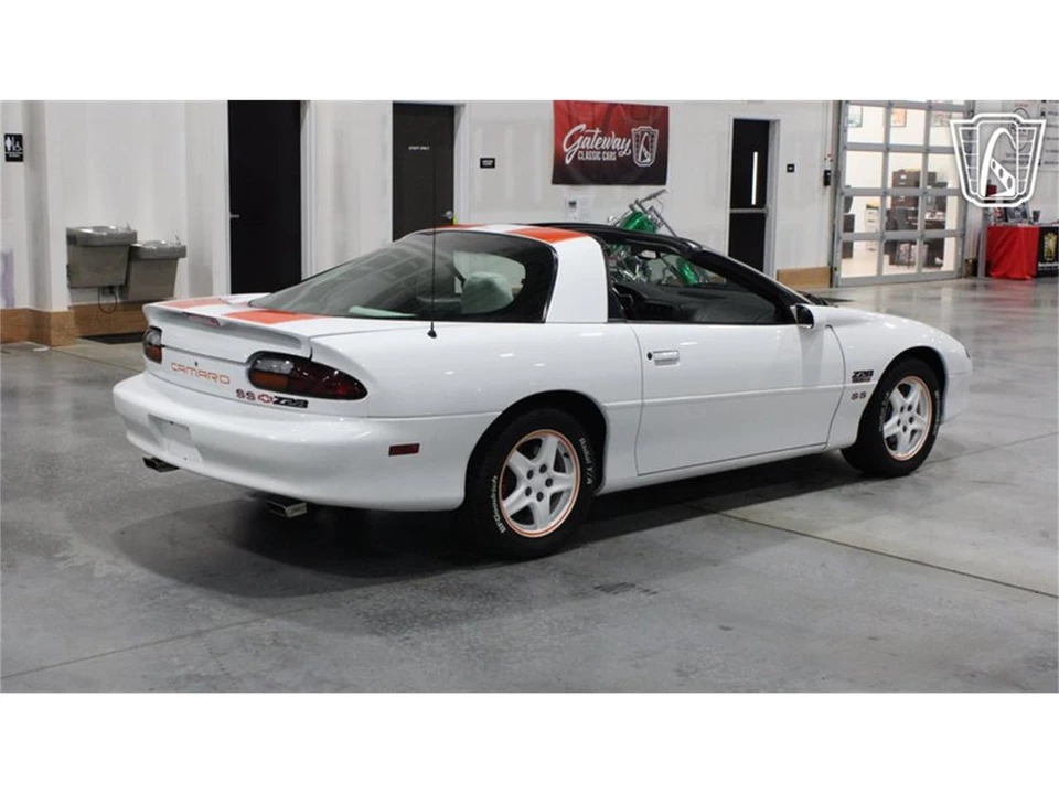 1997 Chevrolet Camaro 4th Gen - Image 4 of 31