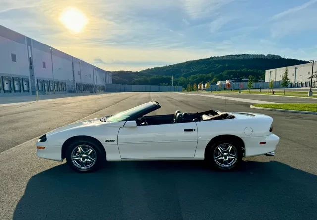 1997 Chevrolet Camaro 4th Gen - Image 5 of 31