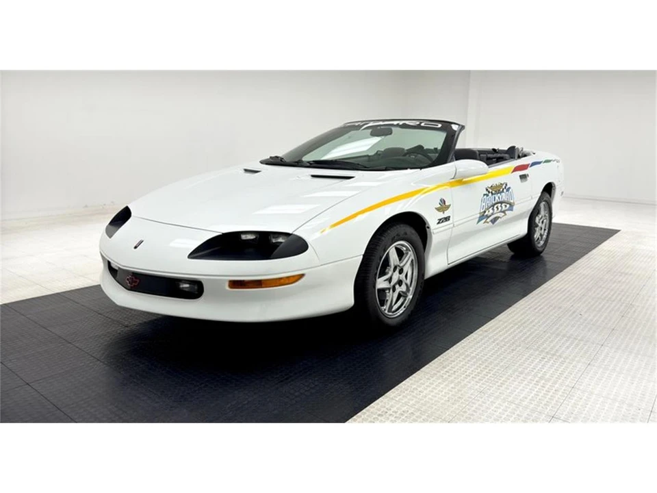 1997 Chevrolet Camaro 4th Gen - Image 2 of 31