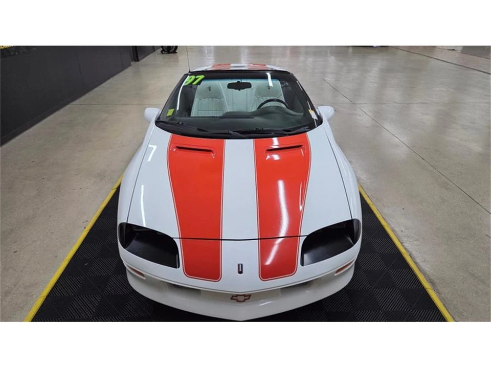 1997 Chevrolet Camaro 4th Gen - Image 8 of 31
