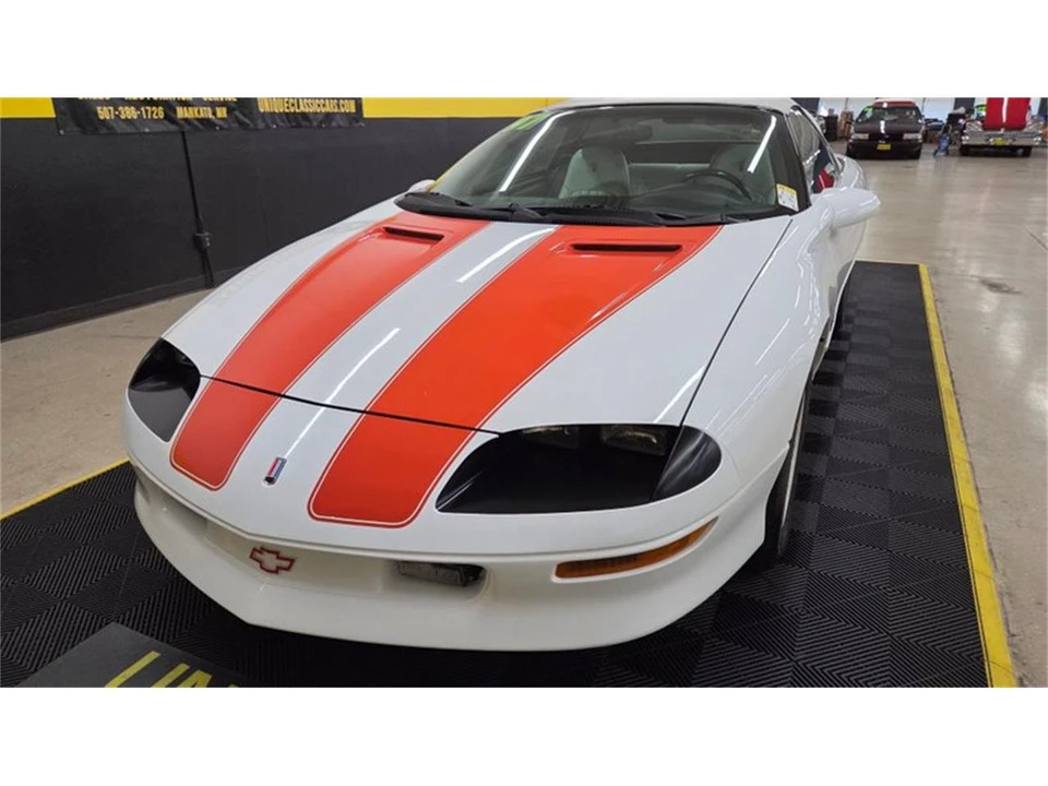 1997 Chevrolet Camaro 4th Gen - Image 23 of 31