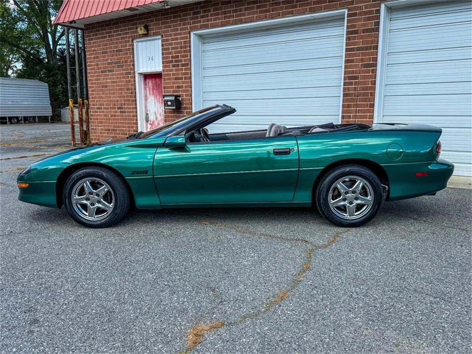 1997 Chevrolet Camaro 4th Gen - Image 16 of 31