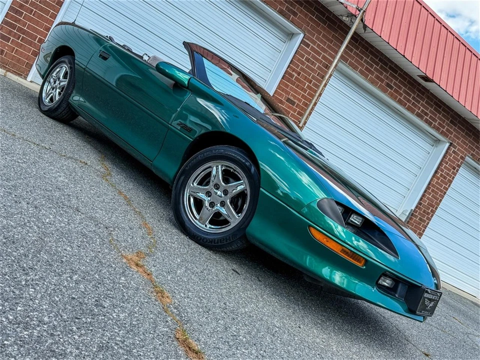 1997 Chevrolet Camaro 4th Gen - Image 24 of 31