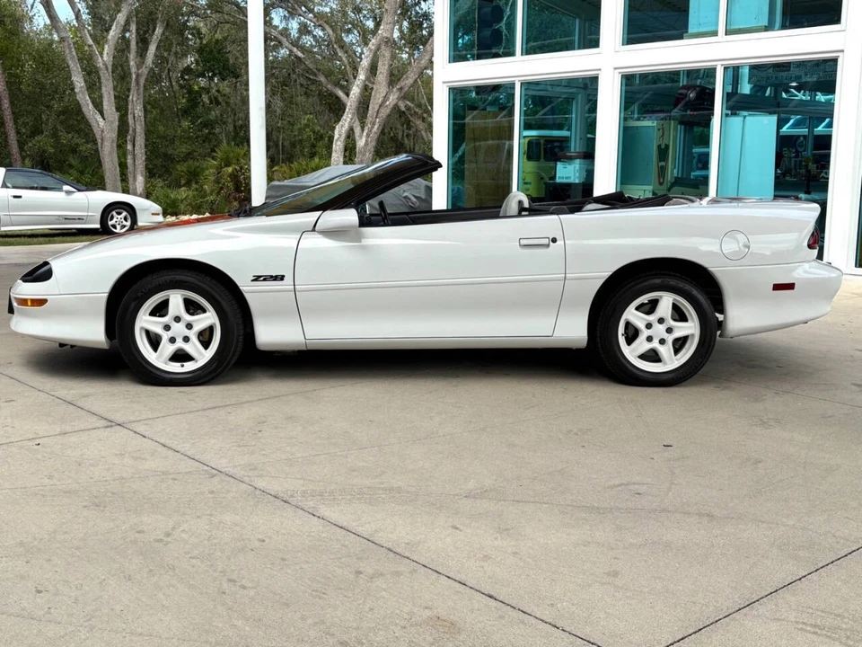 1997 Chevrolet Camaro - Image 11 of 31