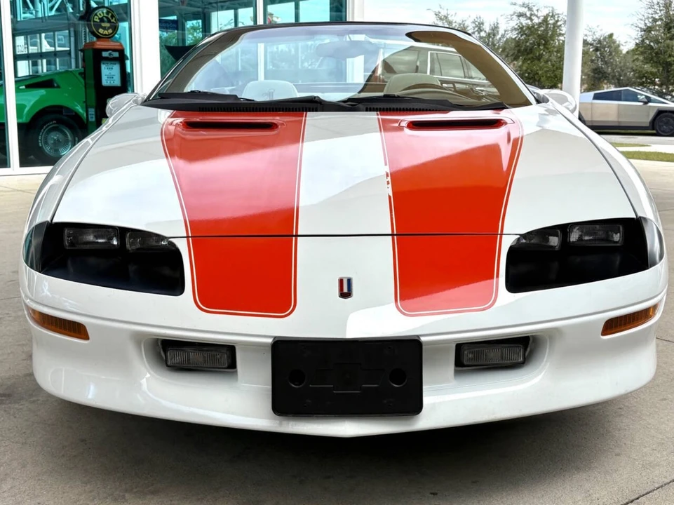 1997 Chevrolet Camaro - Image 2 of 31