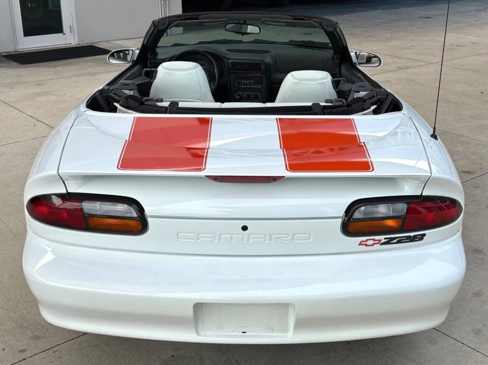 1997 Chevrolet Camaro - Image 8 of 31