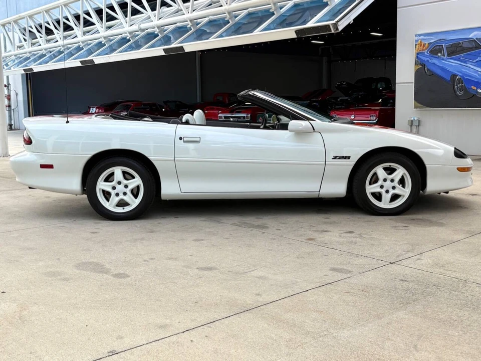 1997 Chevrolet Camaro - Image 5 of 31
