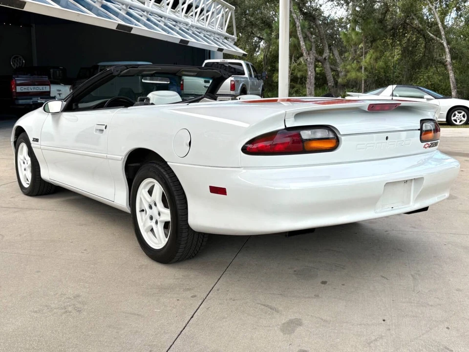 1997 Chevrolet Camaro - Image 10 of 31