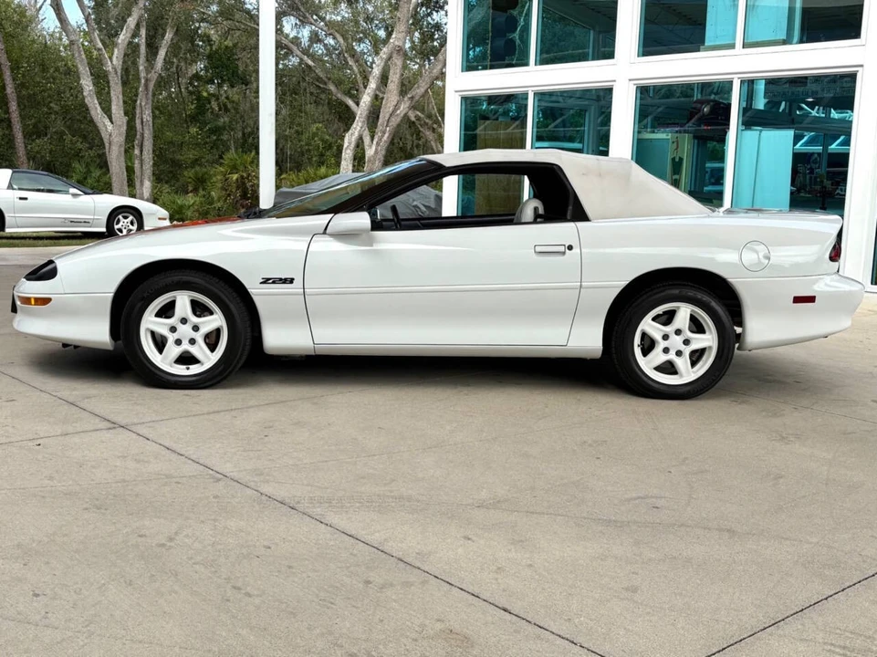 1997 Chevrolet Camaro - Image 25 of 31