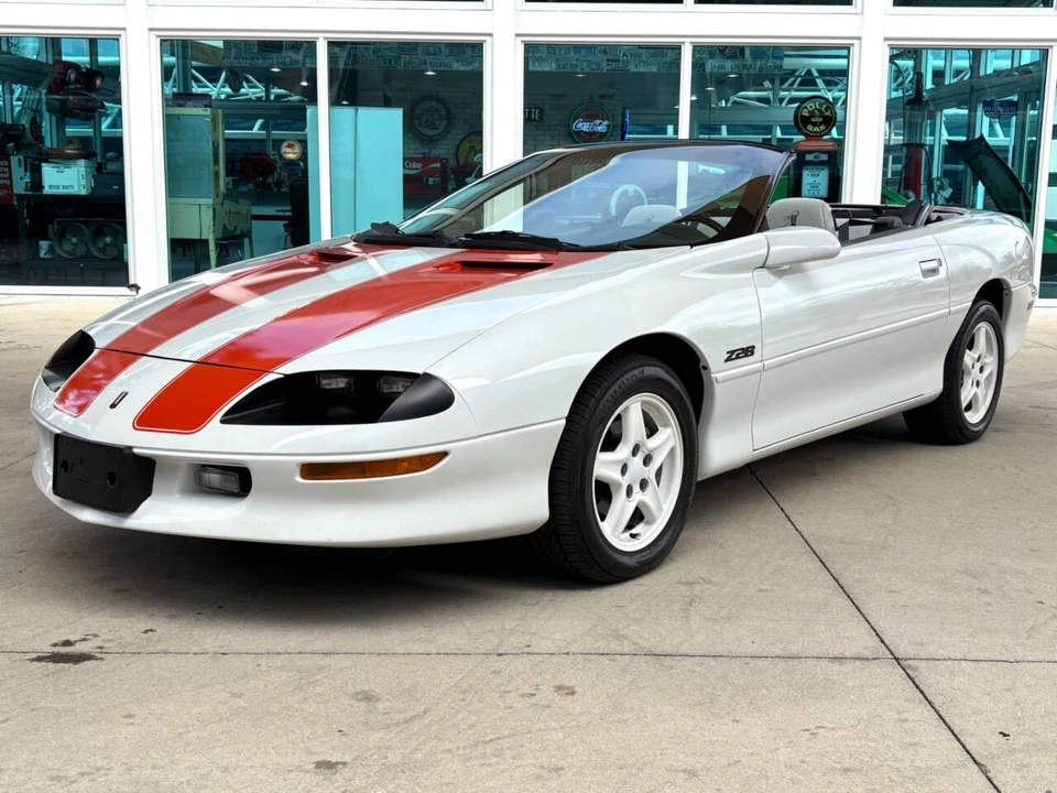 1997 Chevrolet Camaro - Image 12 of 31