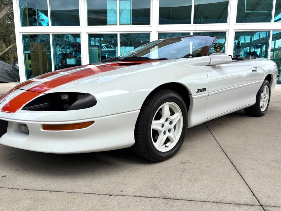 1997 Chevrolet Camaro - Image 13 of 31