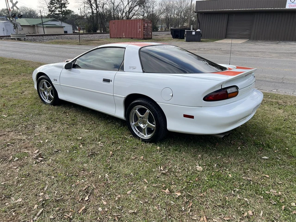 1997 Chevrolet Camaro SS 4th Gen - Image 8 of 28