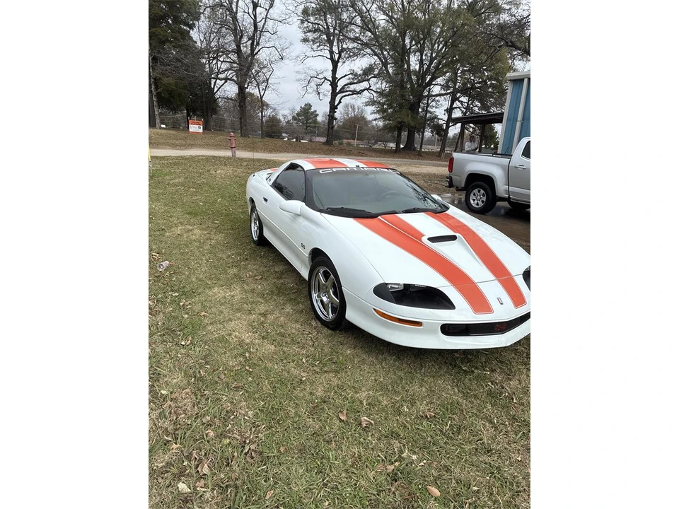 1997 Chevrolet Camaro SS 4th Gen - Image 10 of 28