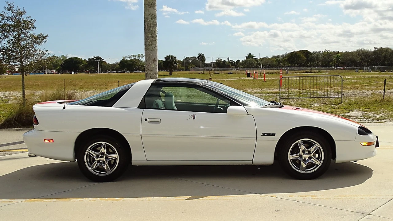 1997 Chevrolet Camaro 4th Gen - Image 3 of 21