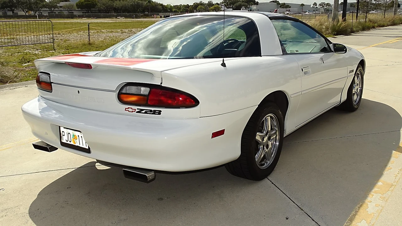 1997 Chevrolet Camaro 4th Gen - Image 6 of 21