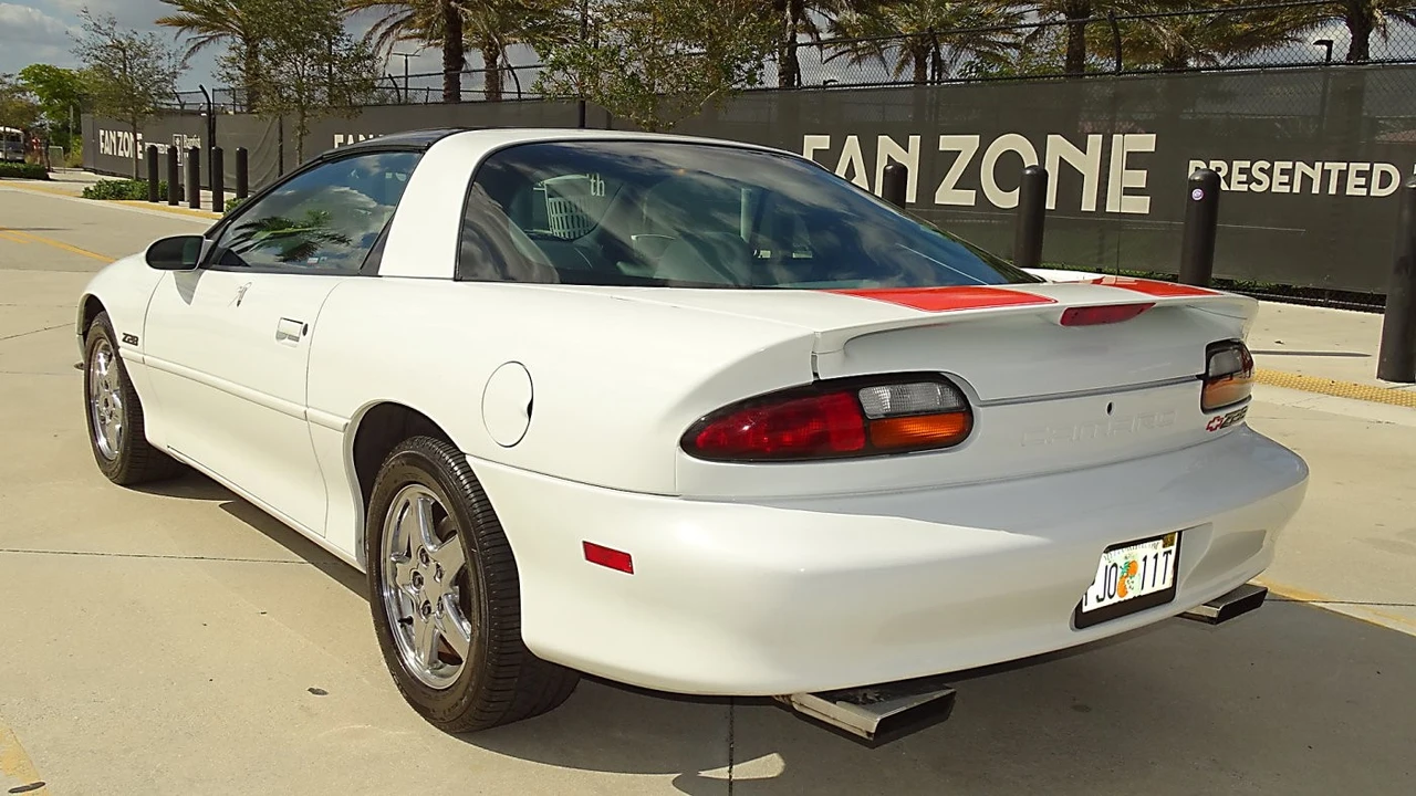 1997 Chevrolet Camaro 4th Gen - Image 5 of 21