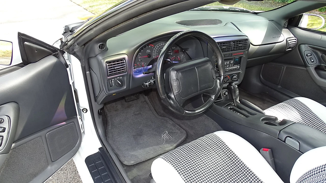 1997 Chevrolet Camaro 4th Gen - Image 15 of 21