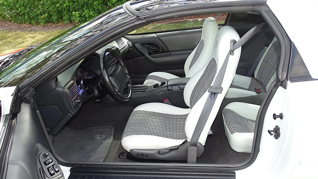 1997 Chevrolet Camaro 4th Gen - Image 14 of 21