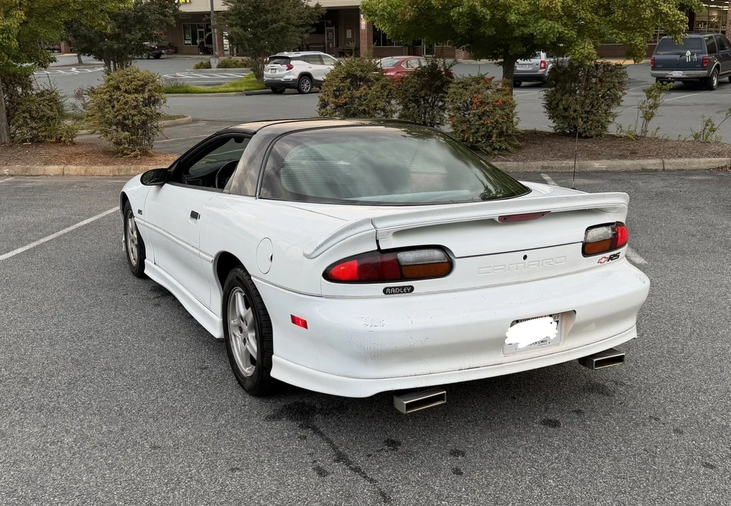1997 Chevrolet Camaro 4th Gen - Image 4 of 12