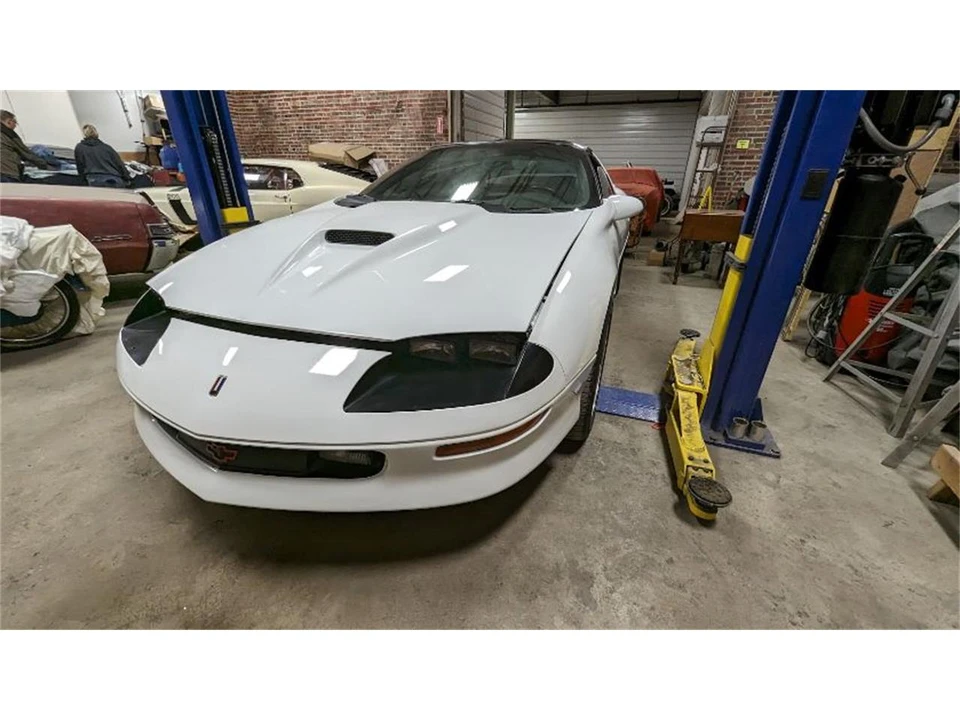 1997 Chevrolet Camaro 4th Gen - Image 10 of 25