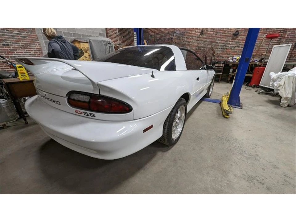 1997 Chevrolet Camaro 4th Gen - Image 9 of 25