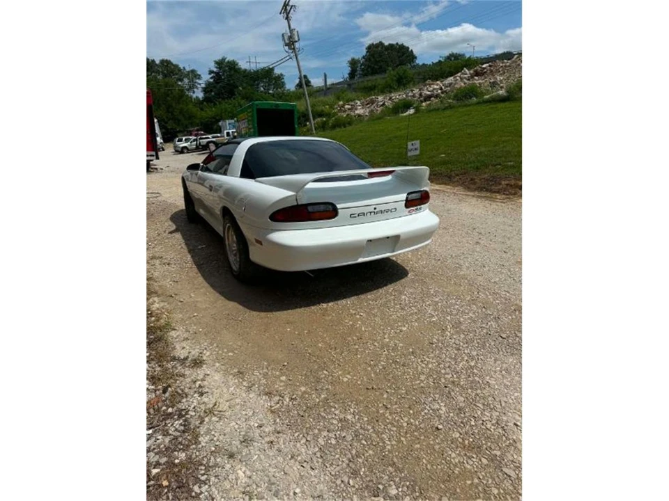 1997 Chevrolet Camaro 4th Gen - Image 8 of 25