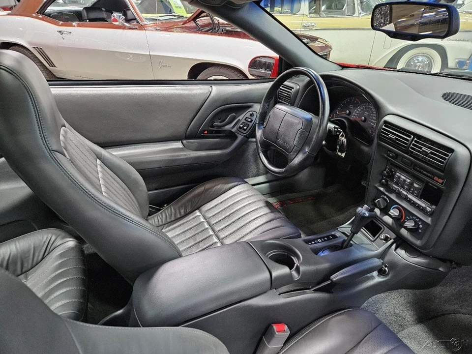 1997 Chevrolet - Image 9 of 16