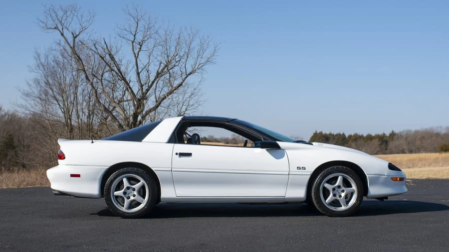 1997 Chevrolet Camaro SS 4th Gen - Image 7 of 13