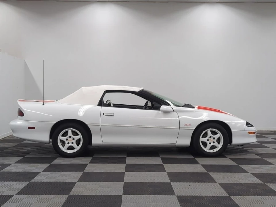 1997 Chevrolet Camaro - Image 8 of 23