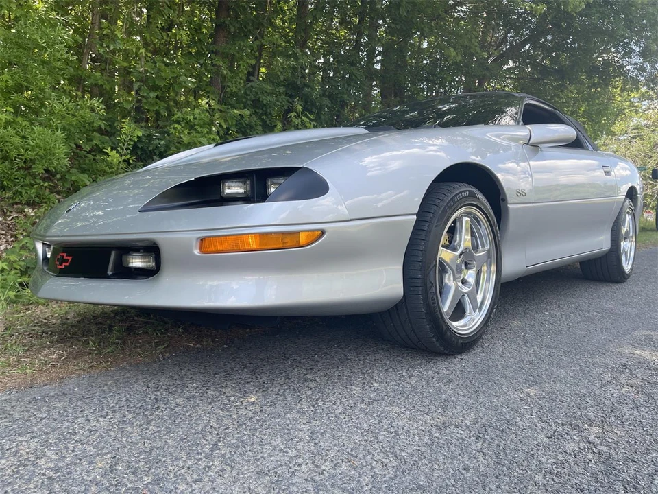 1997 Chevrolet Camaro SS 4th Gen - Image 6 of 9