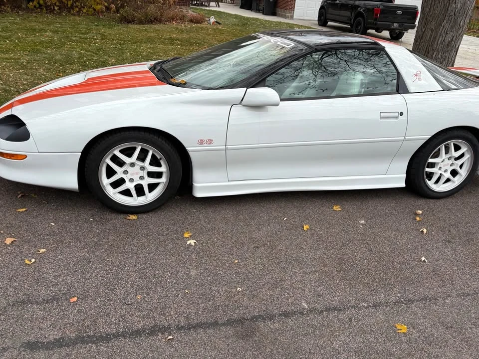 1997 Chevrolet Camaro SS 4th Gen - Image 6 of 10