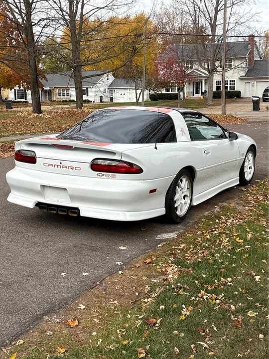 1997 Chevrolet Camaro SS 4th Gen - Image 2 of 10