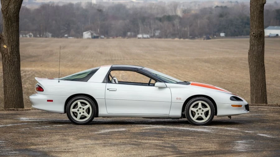 1997 Chevrolet Camaro SS 4th Gen - Image 8 of 26