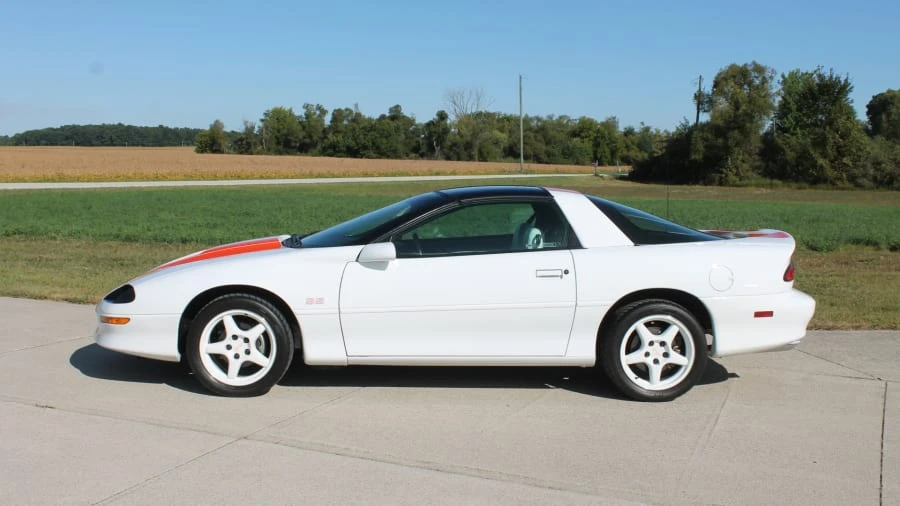 1997 Chevrolet Camaro SS 4th Gen - Image 2 of 31