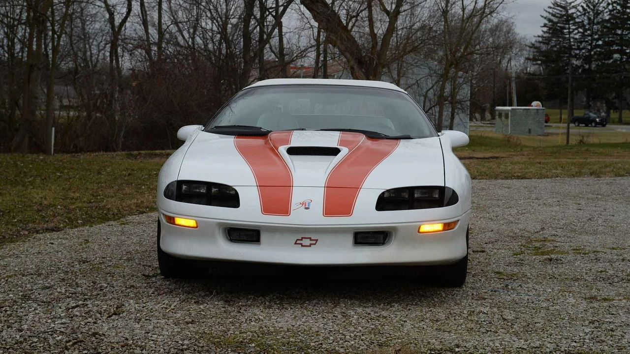 1997 Chevrolet Camaro SS 4th Gen - Image 8 of 10