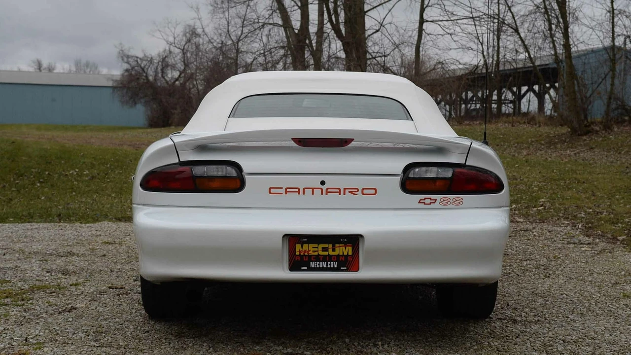 1997 Chevrolet Camaro SS 4th Gen - Image 9 of 10
