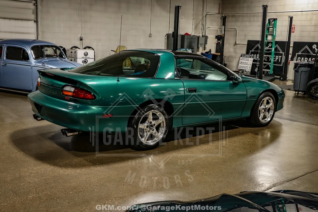 1997 Chevrolet - Image 10 of 31