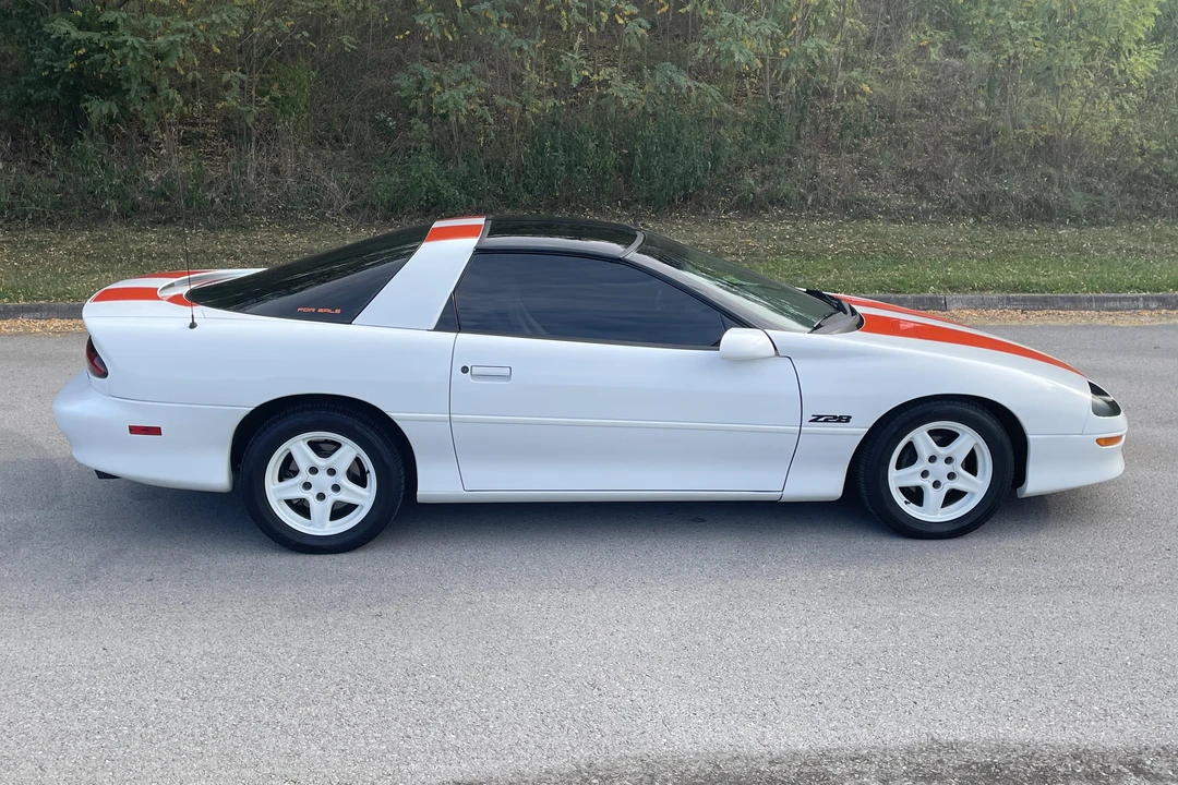 1997 Chevrolet Camaro Z28 4th Gen - Image 16 of 23