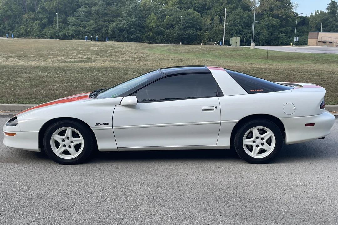 1997 Chevrolet Camaro Z28 4th Gen - Image 3 of 23